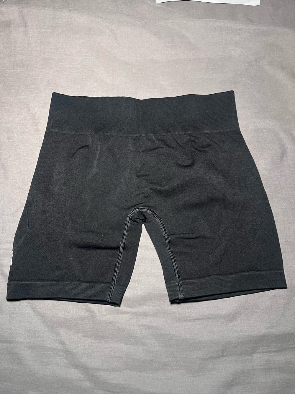 Enhancelift seamless shorts with white logo- black